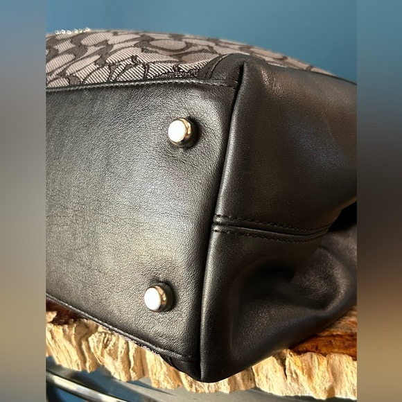 Coach Edie Signature Jacquard Hobo Shoulder Bag 33523 EUC - Picture 16 of 17